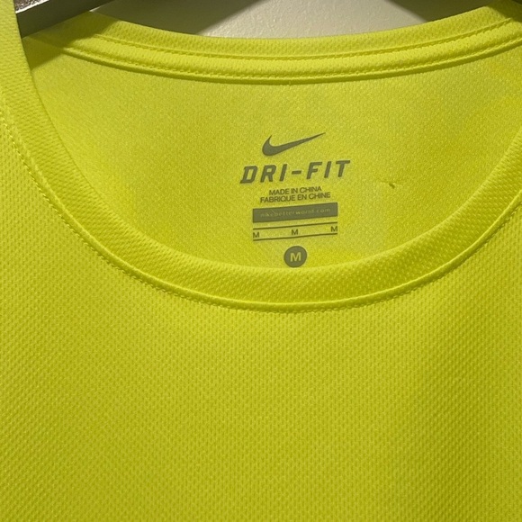 Nike Fitted Yellow Short Sleeve T-Shirt - Picture 2 of 3
